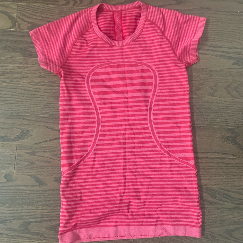 Lululemon T Size 6